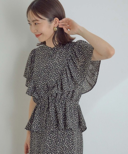 VIS（ビス）の「【セットアップ対応】【美短】フリルフレンチスリーブペプラムブラウス（シャツ/ブラウス・レディース・ブラック/ホワイト系その他/ブラック系その他・S/M）」の3枚目の写真