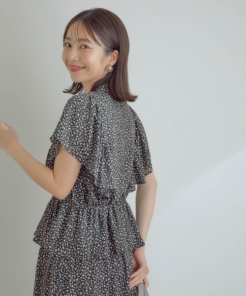 VIS（ビス）の「【セットアップ対応】【美短】フリルフレンチスリーブペプラムブラウス（シャツ/ブラウス・レディース・ブラック/ホワイト系その他/ブラック系その他・S/M）」の8枚目の写真