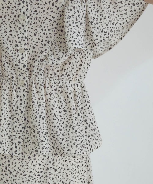 VIS（ビス）の「【セットアップ対応】【美短】フリルフレンチスリーブペプラムブラウス（シャツ/ブラウス・レディース・ブラック/ホワイト系その他/ブラック系その他・S/M）」の6枚目の写真