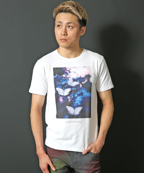 BLACK by VANQUISH(ブラックバイバンキッシュ)の「【BLACK by VANQUISH】ブラックバイバンキッシュ/フォトプリントクルーネック半袖Tシャツ(Tシャツ/カットソー・メンズ・ブラック/ホワイト・M/XL/L)」の2枚目の写真