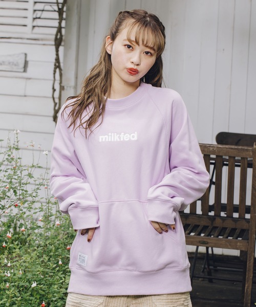 MILKFED.（ミルクフェド）の「FRONT LOGO SWEAT TOP（スウェット・レディース・ブラック/ライトブルー/ライトパープル/ベージュ/オフホワイト/ネイビー・ONE SIZE）」の6枚目の写真