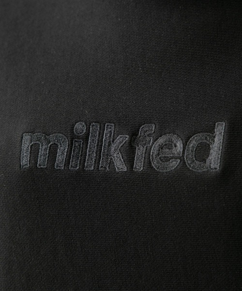 MILKFED.（ミルクフェド）の「FRONT LOGO SWEAT TOP（スウェット・レディース・ブラック/ライトブルー/ライトパープル/ベージュ/オフホワイト/ネイビー・ONE SIZE）」の21枚目の写真