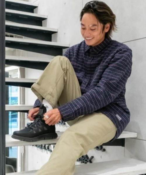 Quiksilver（クイックシルバー）の「INTREPIDE EXPLORER L/クイックシルバー長袖シャツ（シャツ/ブラウス・メンズ・ブラック/ブルー・MEDIUM/LARGE/SMALL）」の22枚目の写真