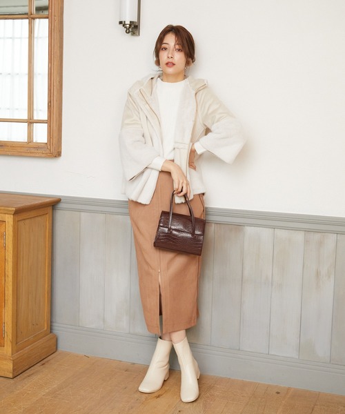 Rewde（ルゥデ）の「フェイクムートン（1R24-8212225）（ムートンコート・レディース・ベージュ/モカ・M）」の4枚目の写真