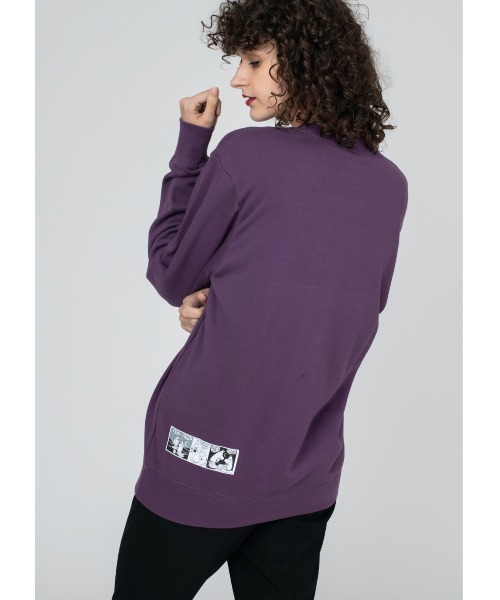 Design Tshirts Store graniph（デザイン　ティーシャツ　ストア　グラニフ）の「黄金のしっぽ(ムーミン)｜コラボスウェット（スウェット・メンズ・パープル・SMALL/MEDIUM/LARGE/X-LARGE）」の2枚目の写真
