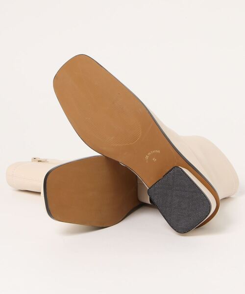 Fabby fabby(ファビィーファビィー)の「ストレッチショートブーツ(ブーツ・レディース・ブラック/ブラウン/オフホワイト・MEDIUM/LARGE/SMALL)」の5枚目の写真