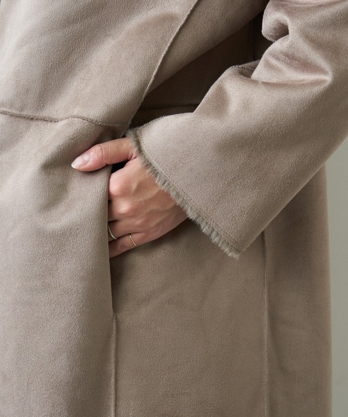 LOUNGEDRESS(ラウンジドレス)の「【odore/オドル】リバーシブルムートンコート(ムートンコート・レディース・チャコールグレー/アイボリー・FREE)」の9枚目の写真