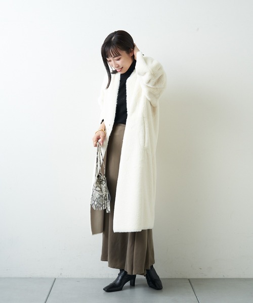 LOUNGEDRESS(ラウンジドレス)の「【odore/オドル】リバーシブルムートンコート(ムートンコート・レディース・チャコールグレー/アイボリー・FREE)」の21枚目の写真