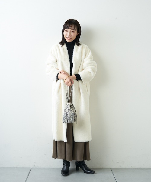 LOUNGEDRESS(ラウンジドレス)の「【odore/オドル】リバーシブルムートンコート(ムートンコート・レディース・チャコールグレー/アイボリー・FREE)」の22枚目の写真