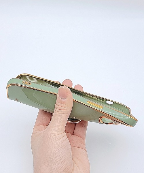 メルカリ便✨Christian Lacroix✨スマホケース　ゴールド メルカリ便✨Christian Lacroix✨スマホケース ゴールド