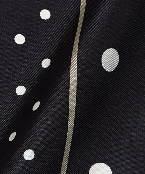 manipuri(マニプリ)の「【manipuri】ジオメドットスカーフ(バンダナ/スカーフ・レディース・ブラック/ベージュ・フリー)」の8枚目の写真