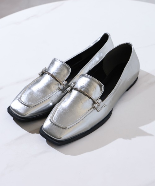 VIVIAN（ヴィヴィアン）の「スクエアトゥピースソールビット付きローファー（ローファー・レディース・ブラック/グレー系その他7/アイボリー/ベージュ/ダークブラウン/シルバー/ホワイト×カーキブラウン/D/ブラウン系その他4・S/M/L/LL/SS/XL）」の8枚目の写真