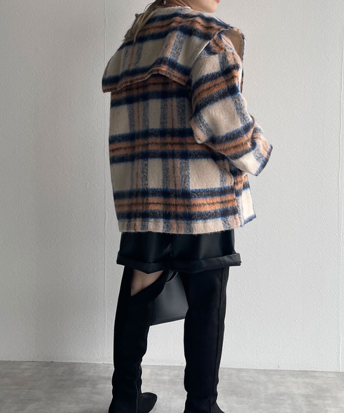 w closet(ダブルクローゼット)の「セーラーカラーショートコート(ピーコート・レディース・アイボリー/パープル・FREE)」の16枚目の写真