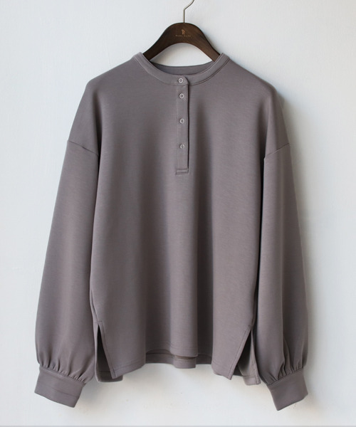 REAL CUBE(リアルキューブ)の「バックフリルプルオーバー(Tシャツ/カットソー・レディース・ブラック/グレイッシュベージュ/ブラウン/グリーン/バイオレット・M)」の3枚目の写真