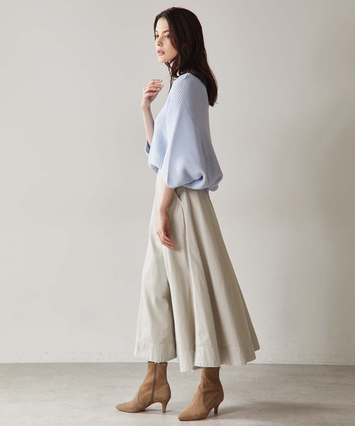 OUVRAGE CLASSE（ウヴラージュクラス）の「ポンチョ片畦プルオーバー（ニット/セーター・レディース・サックスブルー/ブラック/ライトグレー/ベージュ・FREE）」の22枚目の写真