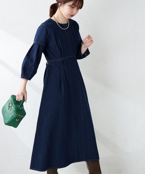 natural couture（ナチュラルクチュール）の「デニム素材ながら綺麗みえ、袖タックデザインデニムワンピース（ワンピース・レディース・オフホワイト/ブラック/ブルー・FREE）」の19枚目の写真