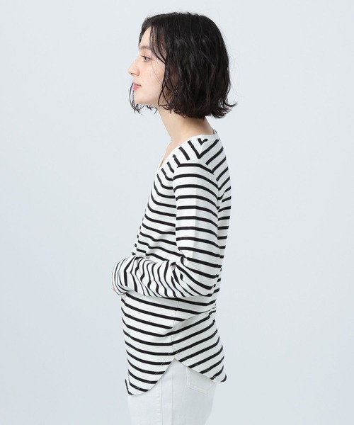 BAYFLOW(ベイフロー)の「ストレッチスムースVネックT(Tシャツ/カットソー・レディース・その他1/オフホワイト/ベージュ/その他2/ブラック・LARGE/MEDIUM/SMALL)」の9枚目の写真