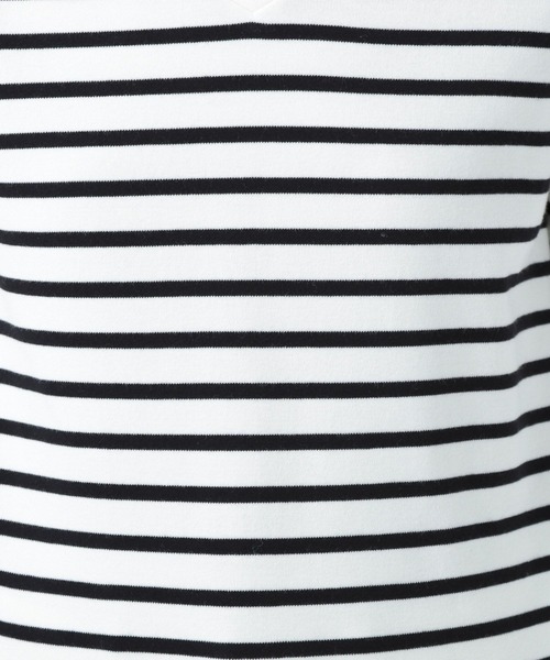 BAYFLOW(ベイフロー)の「ストレッチスムースVネックT(Tシャツ/カットソー・レディース・その他1/オフホワイト/ベージュ/その他2/ブラック・LARGE/MEDIUM/SMALL)」の20枚目の写真