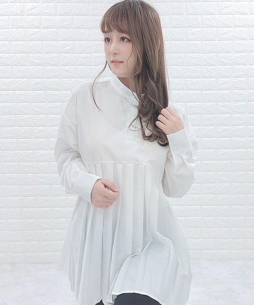 Lace Ladies(レースレディース)の「バンドカラー プリーツ切替 長袖 シャツ(シャツ/ブラウス・レディース・グレイッシュベージュ/ホワイト/ブラック・M/L)」の2枚目の写真