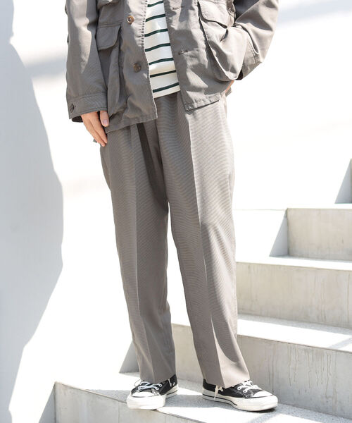 BEAMS(ビームス)の「BEAMS / EVALET 2プリーツ スラックス(スラックス・メンズ・ベージュ/グリーン・S/M/L/XL)」の2枚目の写真