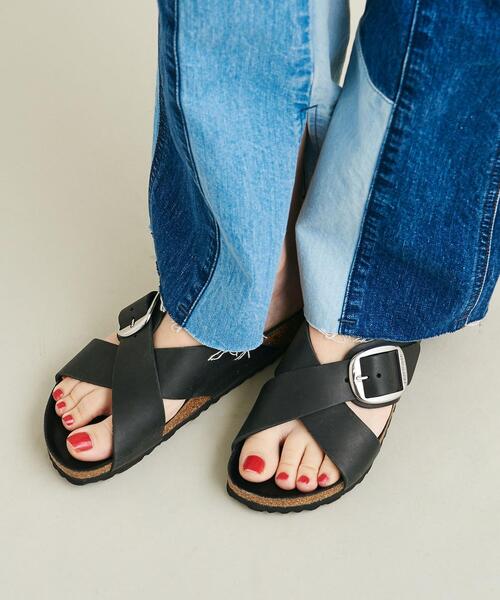 BIRKENSTOCK（ビルケンシュトック）の「＜BIRKENSTOCK＞Siena ビッグバングル サンダル ∴（サンダル・レディース・ブラウン/ブラック・37/36/38/35/39）」の2枚目の写真