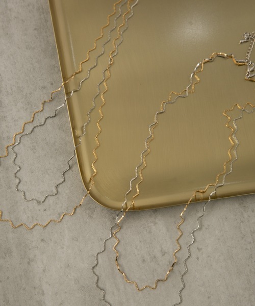 COLOR TOKYO ACCESSORIES(カラートウキョウアクセサリー)の「ぎざぎざバイカラー2連ロングネックレス(ネックレス・レディース・シルバー/ゴールド・FREE)」の17枚目の写真