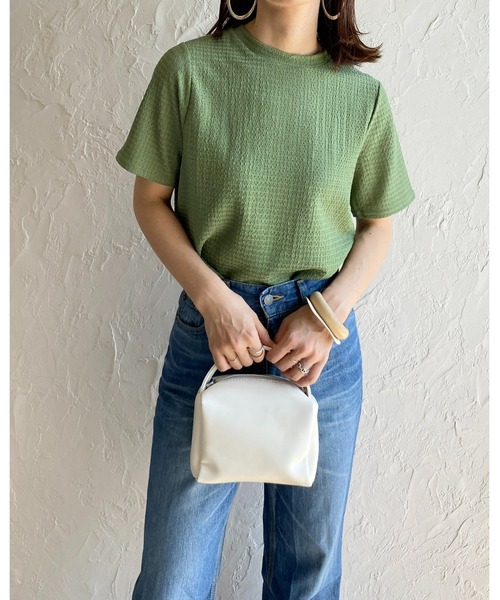 She's Closet(シーズクローゼット)の「ふくれジャガードクルーネックコンパクト半袖プルオーバートップス(Tシャツ/カットソー・レディース・グリーン/ブラック/アイボリー・FREE)」の4枚目の写真