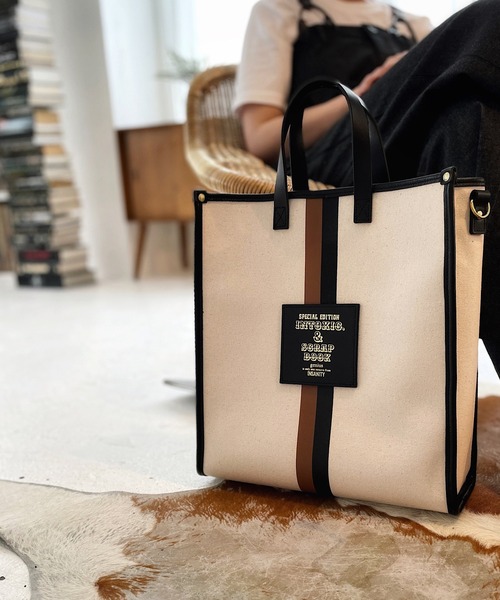 intoxic.(イントキシック)の「【intoxic.】LIMITED EDITION TOTE Scrap Book(トートバッグ・レディース・ホワイト/ブラック/グリーン・FREE)」の5枚目の写真