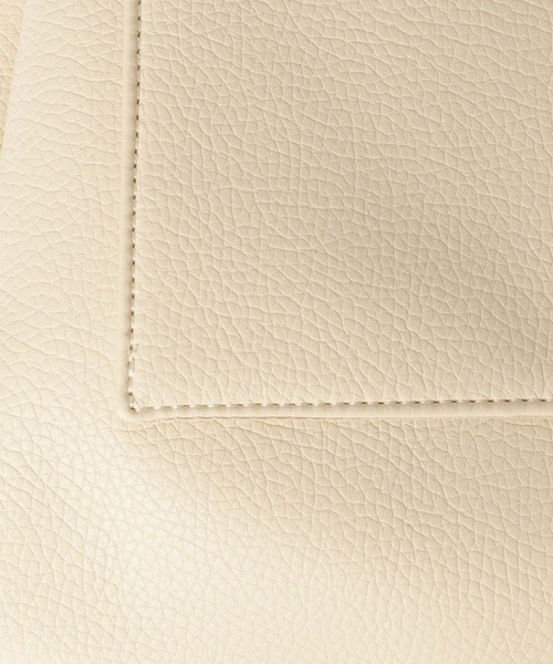 LOWRYS FARM（ローリーズファーム）の「柔ら軽いトートＢＡＧ　122759（トートバッグ・レディース・アイボリー/ブラック/ダークブラウン・FREE）」の20枚目の写真