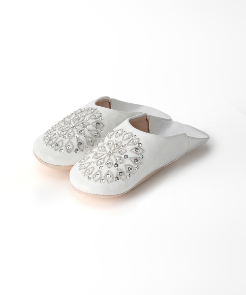 La TOTALITE(ラトータリテ)の「【Fatima Morocco/ファティマ モロッコ】スパンコールバブーシュ(その他シューズ・レディース・ホワイト・FREE)」の1枚目の写真