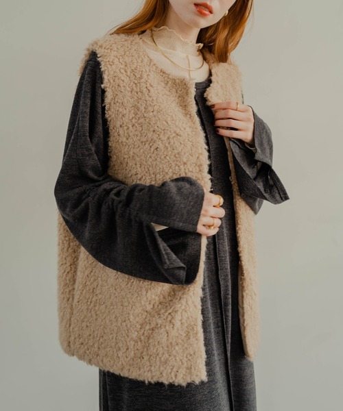 hinari（ヒナリ）の「ファーベスト（ベスト・レディース・ブラウン/アイボリー・FREE）」の2枚目の写真