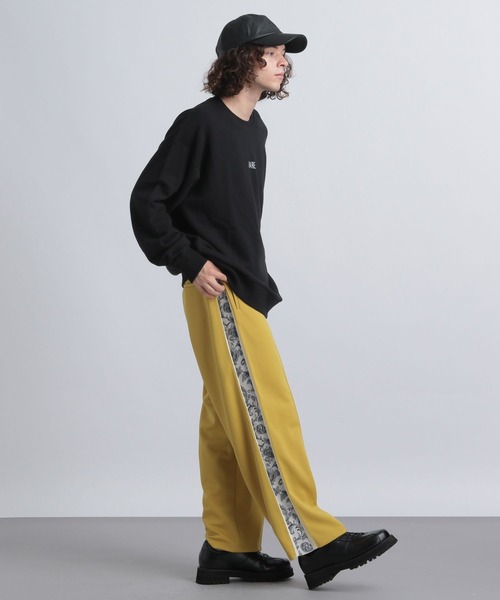 HARE（ハレ）の「HAREロゴスウェット(HARE)（スウェット・メンズ・オフホワイト/ブラック/グリーン・MEDIUM/SMALL）」の6枚目の写真