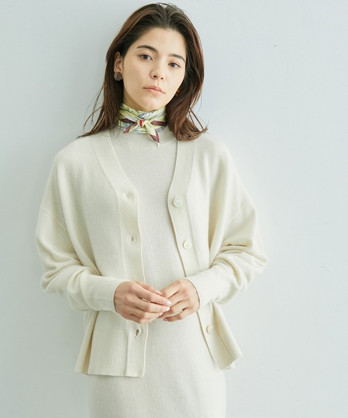 ROPE'(ロペ)の「【カシミヤブレンド】ウールVネックニットカーディガン(カーディガン/ボレロ・レディース・ホワイト/ブラウン/ミント/ラベンダー/オレンジ・38)」の2枚目の写真