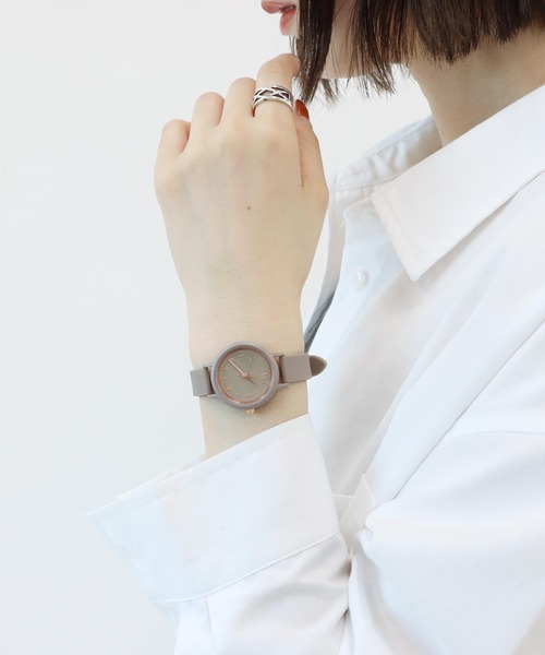 Three Four Time（ｽﾘｰﾌｫｰﾀｲﾑ）の「シリコンバンドウォッチ　/　時計（アナログ腕時計・レディース・ブラック/ホワイト/ピンク・FREE）」の3枚目の写真