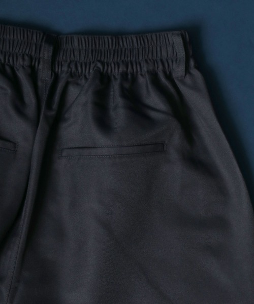 ANPAS（アンパス）の「Twill Fabric Tuck Wide Balloon Pants/ツイル タックワイドバルーンパンツ（スラックス・メンズ・ブルー/グリーン/チャコールグレー/ブラック・S/M/L）」の16枚目の写真
