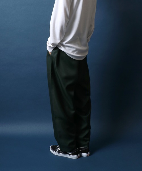 ANPAS（アンパス）の「Twill Fabric Tuck Wide Balloon Pants/ツイル タックワイドバルーンパンツ（スラックス・メンズ・ブルー/グリーン/チャコールグレー/ブラック・S/M/L）」の7枚目の写真