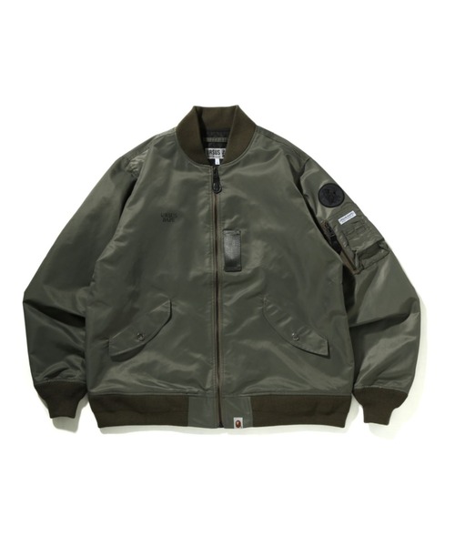 A BATHING APE（アベイシングエイプ）の「URSUS NYLON LOOSE FIT MA-1 M（MA-1・メンズ・オリーブ/ブラック・X-LARGE/SMALL/MEDIUM/XX-LARGE/LARGE）」の2枚目の写真