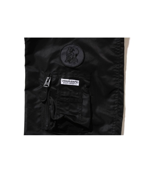 A BATHING APE（アベイシングエイプ）の「URSUS NYLON LOOSE FIT MA-1 M（MA-1・メンズ・オリーブ/ブラック・X-LARGE/SMALL/MEDIUM/XX-LARGE/LARGE）」の9枚目の写真