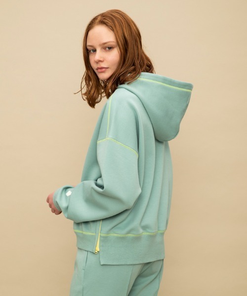 le coq sportif(ルコックスポルティフ)の「【WEB限定カプセルコレクション】 フーディ ダンボールスウェット ルコック レディース スポーツ(スウェット・レディース・ブラック/ピンク/ホワイト/ブルー・S/SS/L/M(M))」の14枚目の写真