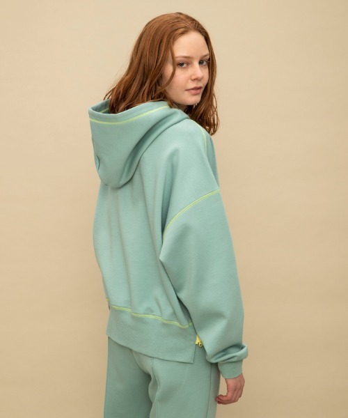le coq sportif(ルコックスポルティフ)の「【WEB限定カプセルコレクション】 フーディ ダンボールスウェット ルコック レディース スポーツ(スウェット・レディース・ブラック/ピンク/ホワイト/ブルー・S/SS/L/M(M))」の15枚目の写真