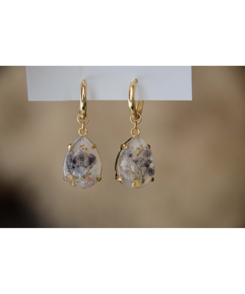 tone(トーン)の「【Riko】ドロップビジューピアス (MA)(ピアス(両耳用)・レディース・ホワイト/ベージュ/その他・FREE)」の3枚目の写真