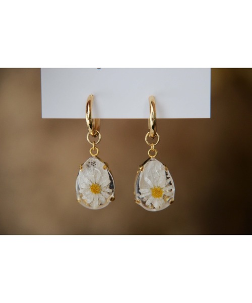 tone(トーン)の「【Riko】ドロップビジューピアス (MA)(ピアス(両耳用)・レディース・ホワイト/ベージュ/その他・FREE)」の1枚目の写真