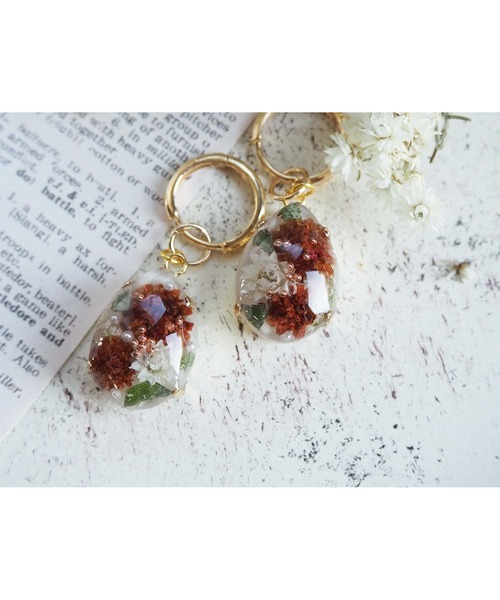 tone(トーン)の「【Riko】ドロップビジューピアス (MA)(ピアス(両耳用)・レディース・ホワイト/ベージュ/その他・FREE)」の2枚目の写真