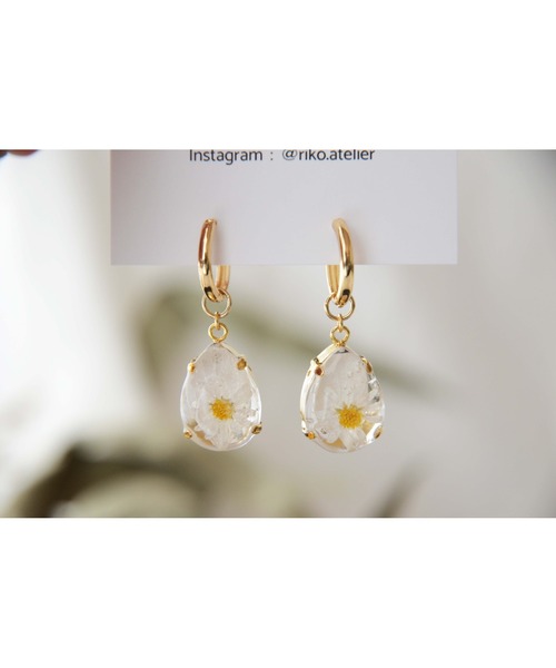 tone(トーン)の「【Riko】ドロップビジューピアス (MA)(ピアス(両耳用)・レディース・ホワイト/ベージュ/その他・FREE)」の5枚目の写真