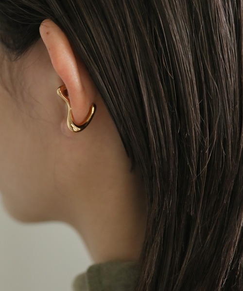 select MOCA（セレクトモカ）の「ウェーブイヤーカフ（イヤーカフ・レディース・ゴールド/シルバー・FREE）」の4枚目の写真