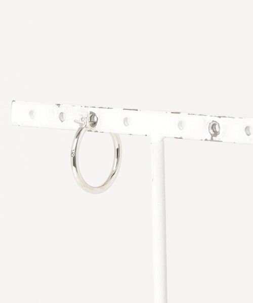 THE MILES（ザ マイルズ）の「GODSIZE ゴッドサイズ CROSS THIN HOOP [LARGE] / クロスシンフープピアス L（ピアス（片耳用）・メンズ・シルバー・FREE）」の6枚目の写真