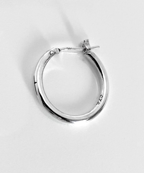 THE MILES（ザ マイルズ）の「GODSIZE ゴッドサイズ CROSS THIN HOOP [LARGE] / クロスシンフープピアス L（ピアス（片耳用）・メンズ・シルバー・FREE）」の4枚目の写真