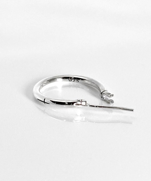 THE MILES（ザ マイルズ）の「GODSIZE ゴッドサイズ CROSS THIN HOOP [LARGE] / クロスシンフープピアス L（ピアス（片耳用）・メンズ・シルバー・FREE）」の5枚目の写真