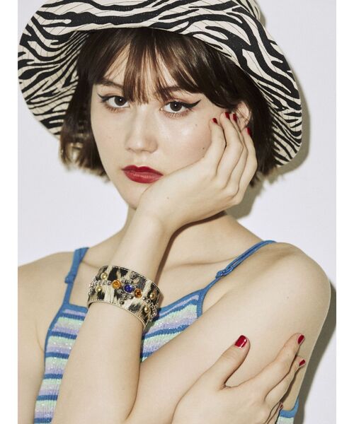 jouetie（ジュエティ）の「スタッズビジューバングル（バングル/リストバンド・レディース・オフホワイト/ブラック/その他1・FREE）」の4枚目の写真