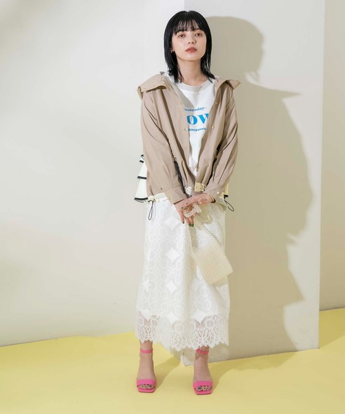 Eimee Law(エイミーロウ)の「バックフリルマウンテンパーカー(マウンテンパーカー・レディース・ダークベージュ/ネイビー・38)」の4枚目の写真